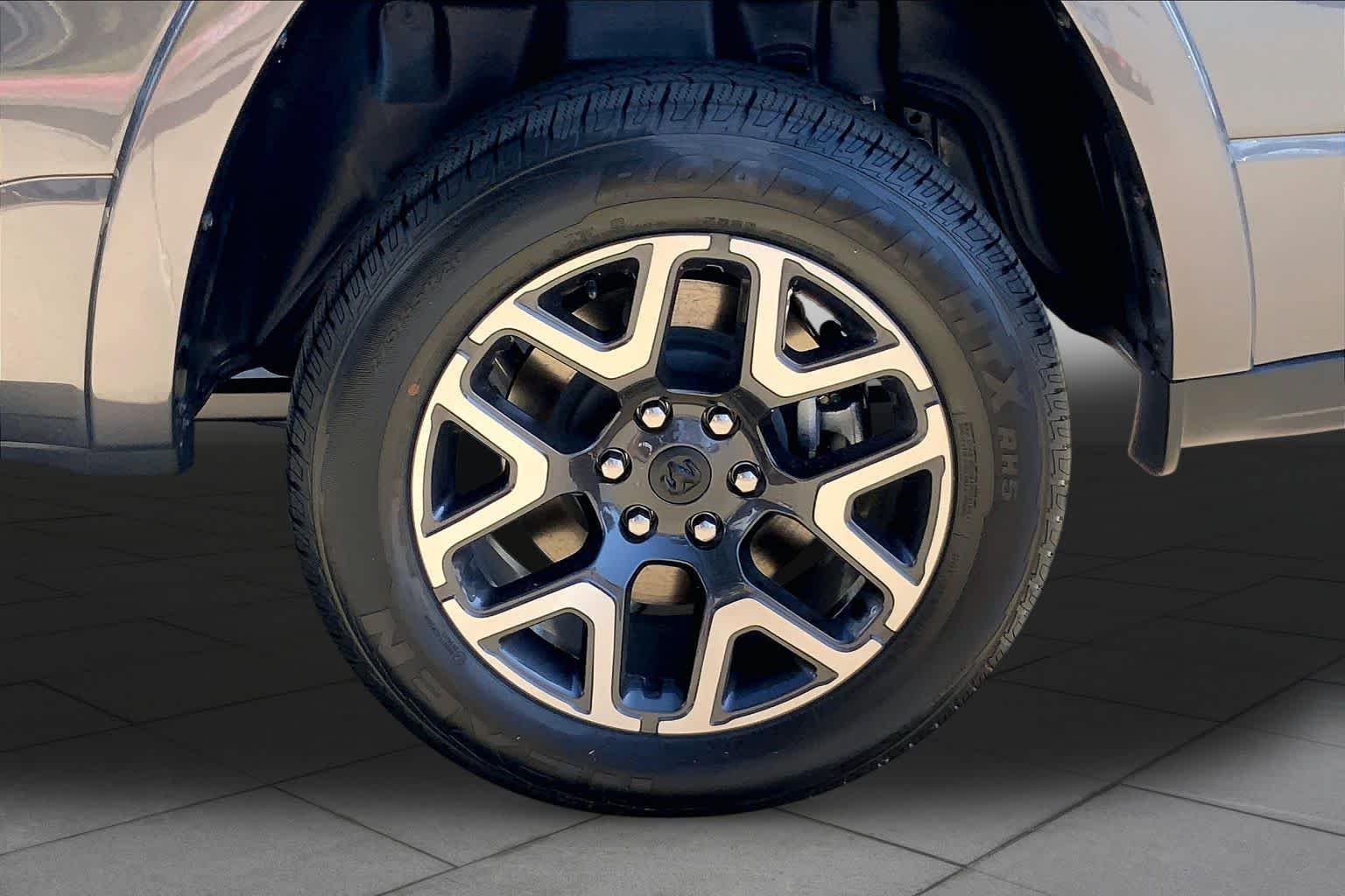 New 2026 Granite Crystal Metallic Clear-Coat Exterior Paint RAM Laramie image 11