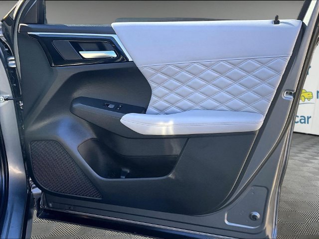 Used 2022 Gray Mitsubishi SEL image 19