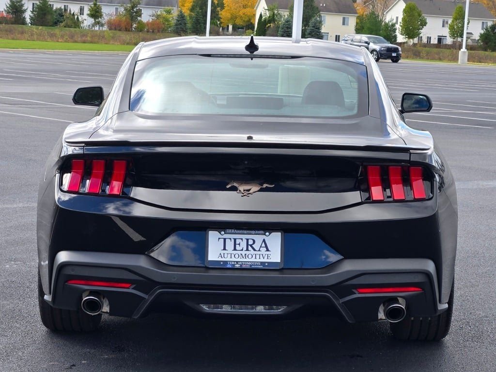 2026 Ford Mustang EcoBoost Fastback - Photo 12