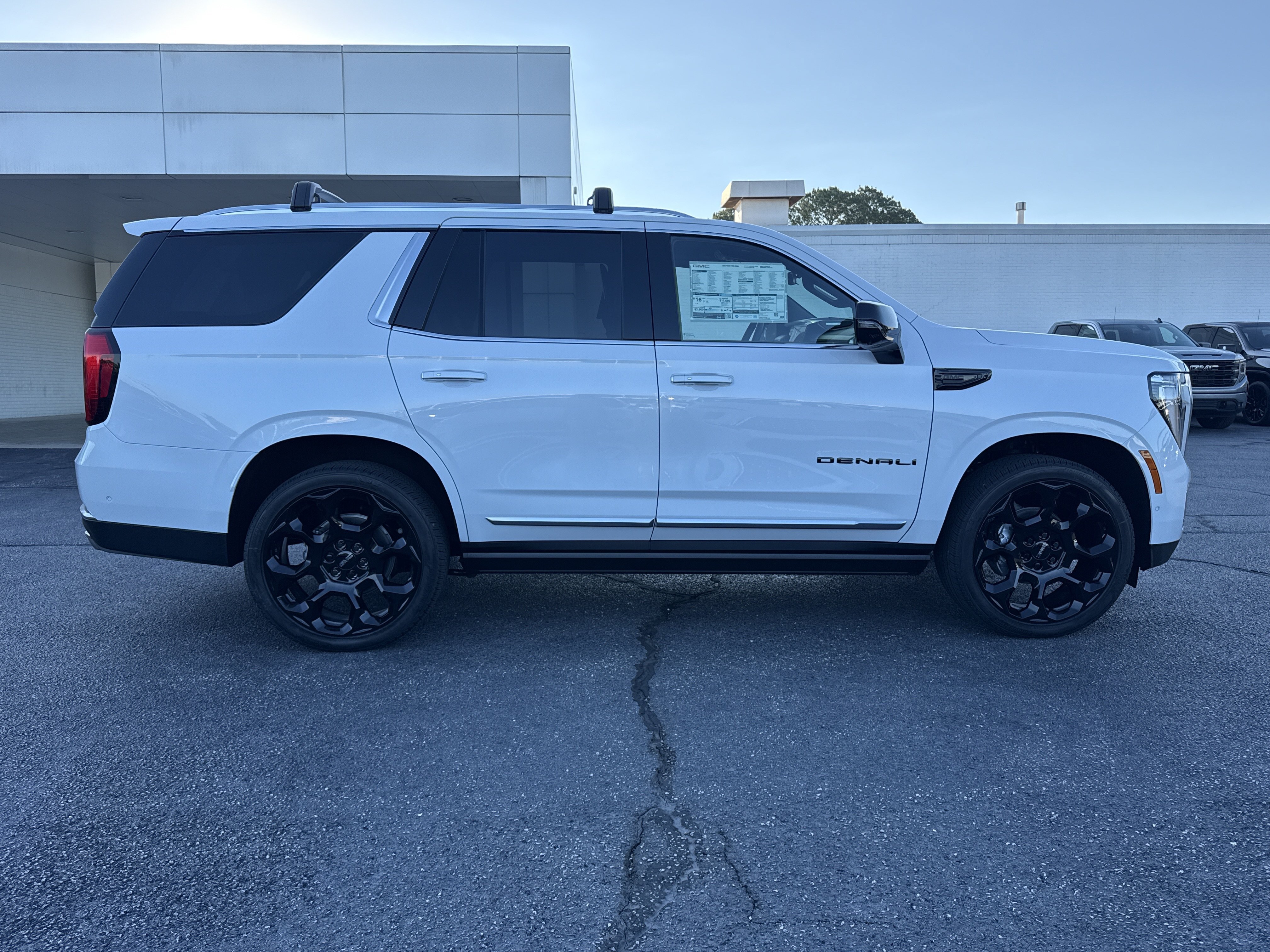 2026 GMC Yukon Denali - Photo 2