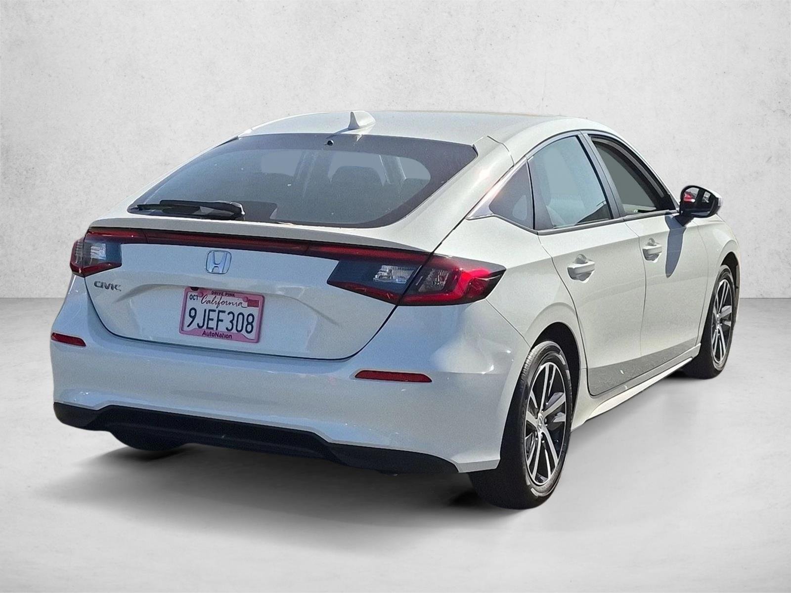 Used 2024 Platinum White Pearl Honda LX image 5