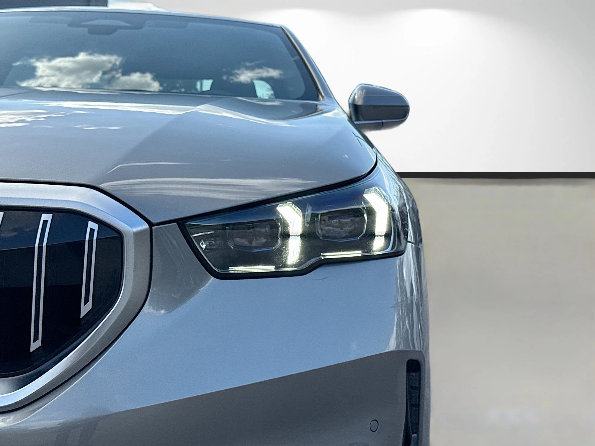 Used 2024 Gray Metallic BMW 530i image 9