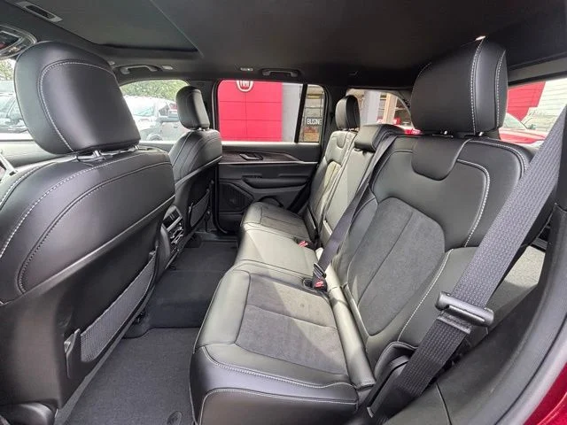 New 2026 Velvet Red Pearl-Coat Exterior Paint Jeep Altitude image 12
