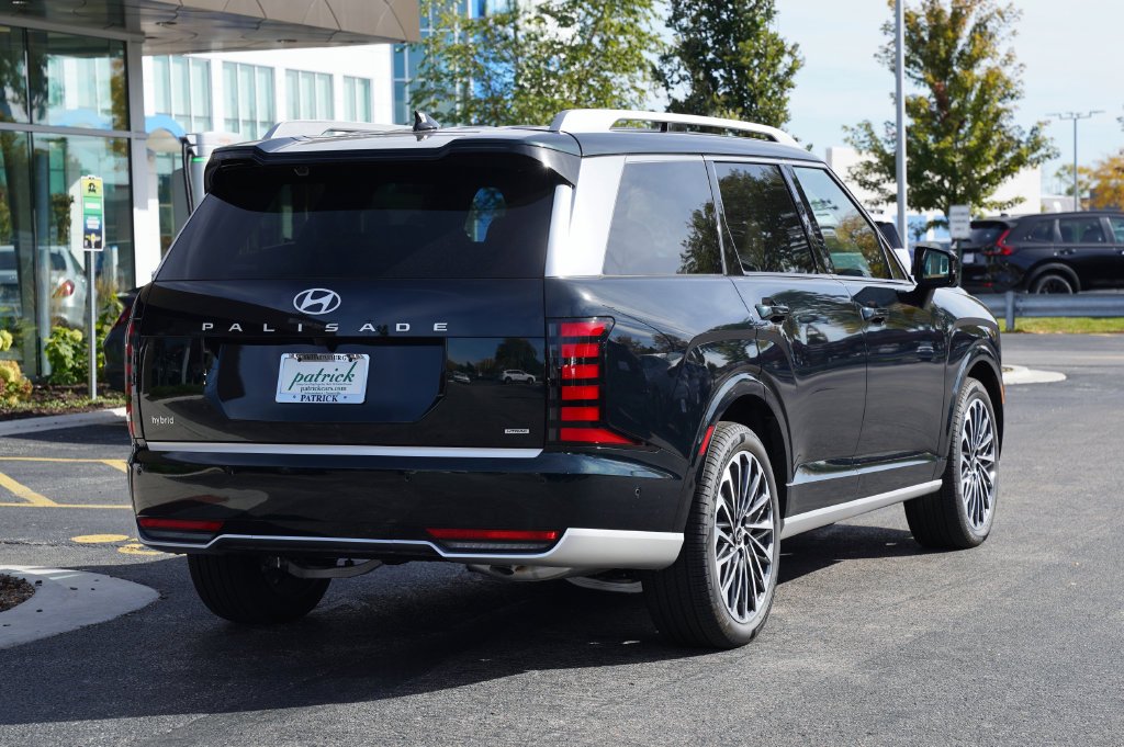 New 2027 Robust Emerald Pearl Hyundai Calligraphy image 21