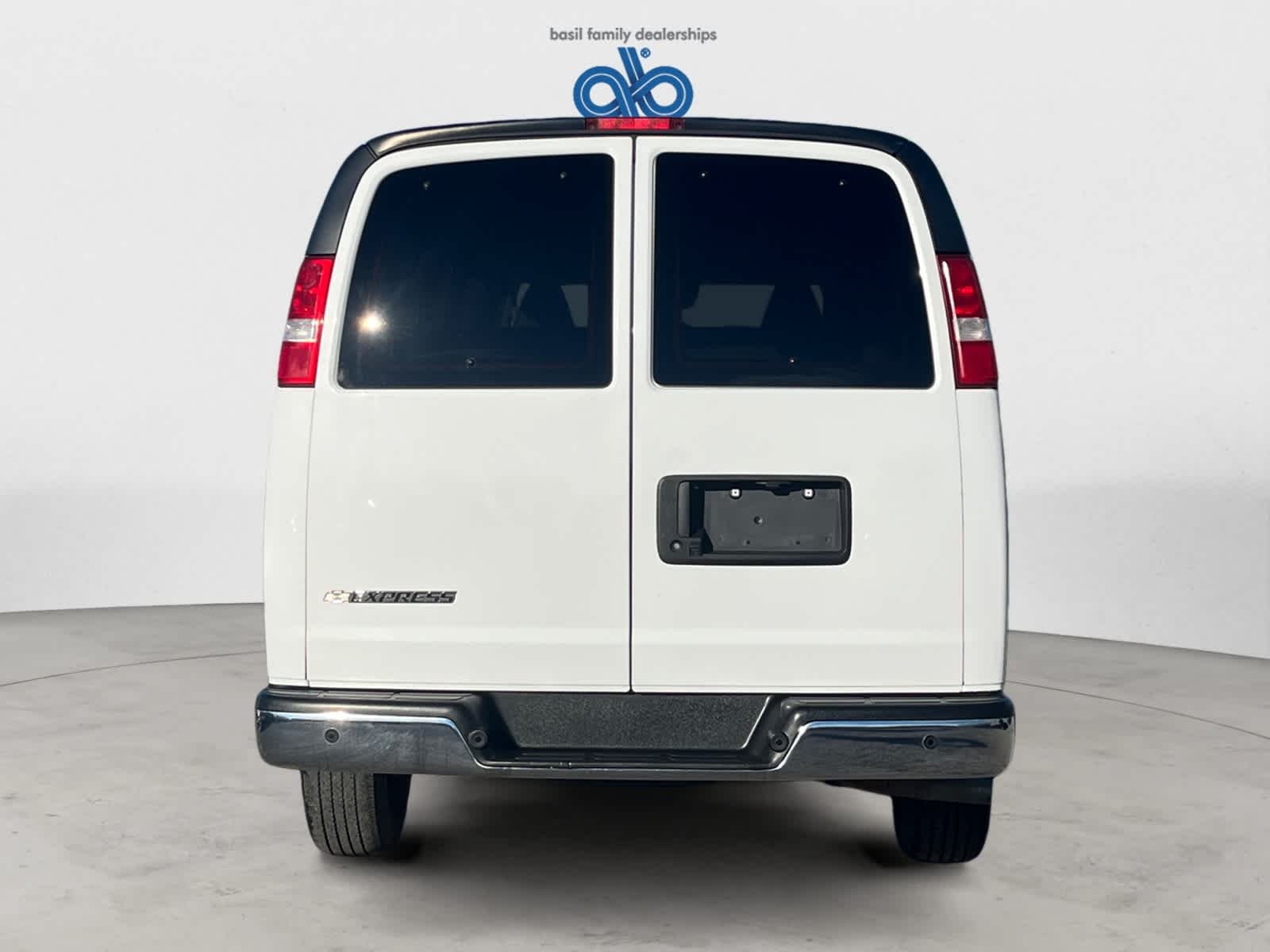 Used 2023 Summit White Chevrolet LT image 6