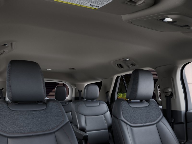 New 2027 Carbonized Gray Metallic Ford Active image 22