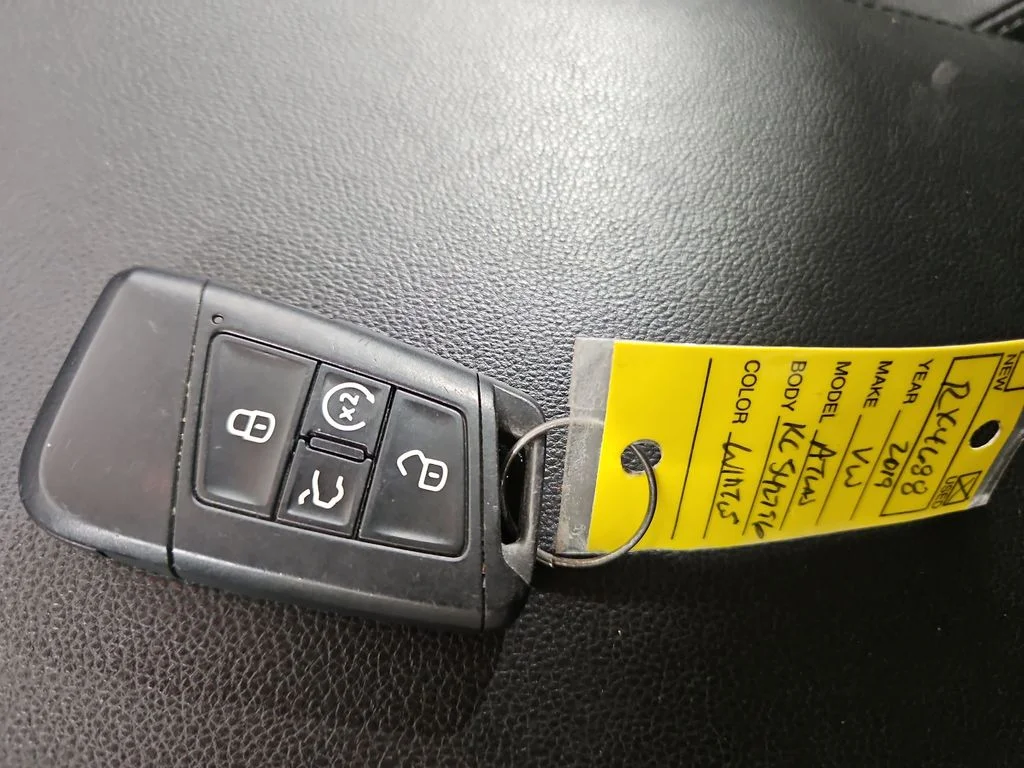 Used 2019 White Volkswagen SEL image 30