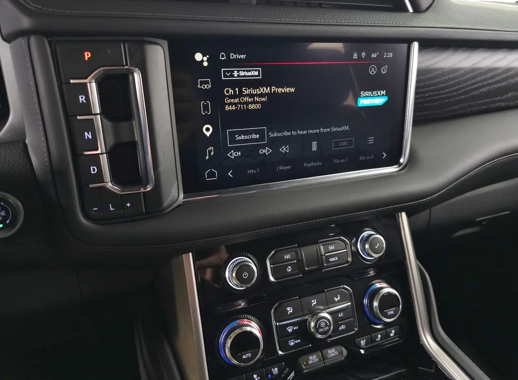 Used 2024 White GMC Denali image 27