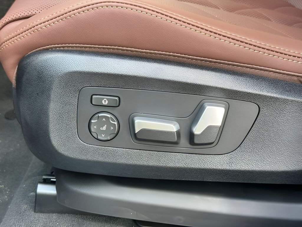 New 2026 Black Sapphire Metallic BMW xDrive50e image 11