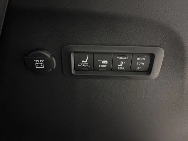 Used 2026 Black Chrysler Pinnacle image 43
