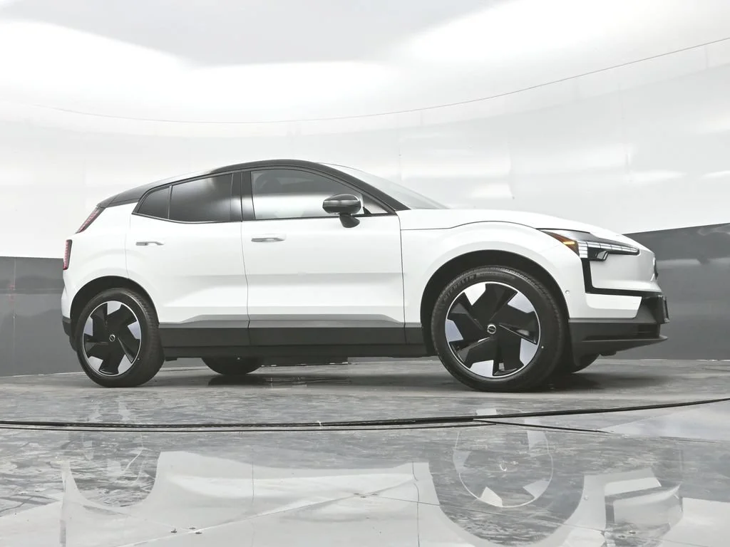 New 2026 Crystal White Volvo Twin Motor Performance Ultra image 37