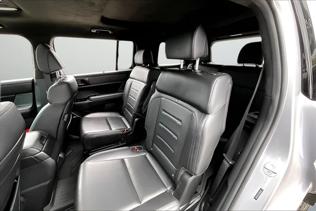 Used 2025 Silver Hyundai Calligraphy image 19