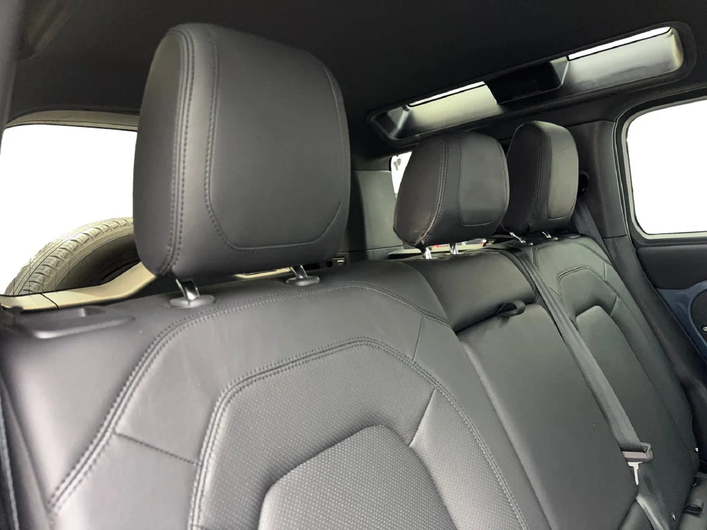 Used 2023 Blue Land Rover SE image 41