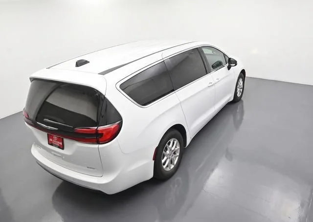 Used 2023 White Chrysler Touring L image 22