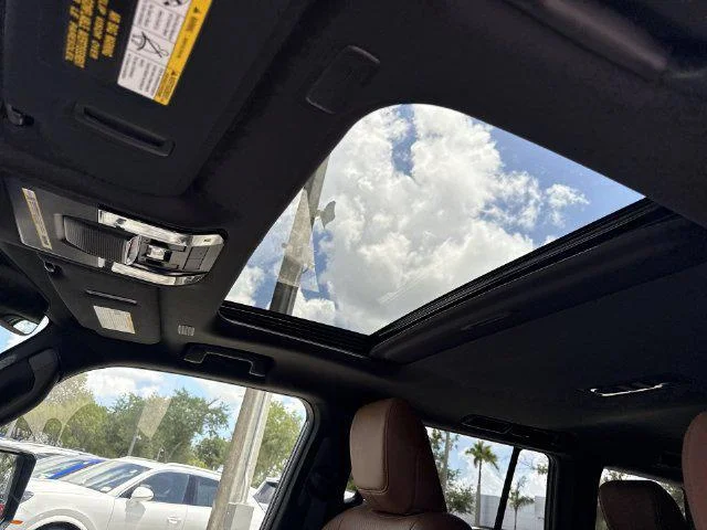 Certified Used 2025 NORI GREEN PEARL Lexus Premium+ image 22