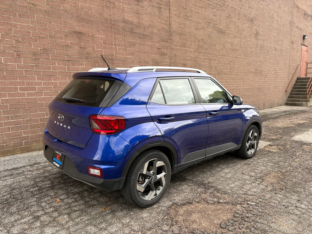 Used 2025 Intense Blue Hyundai SEL image 5