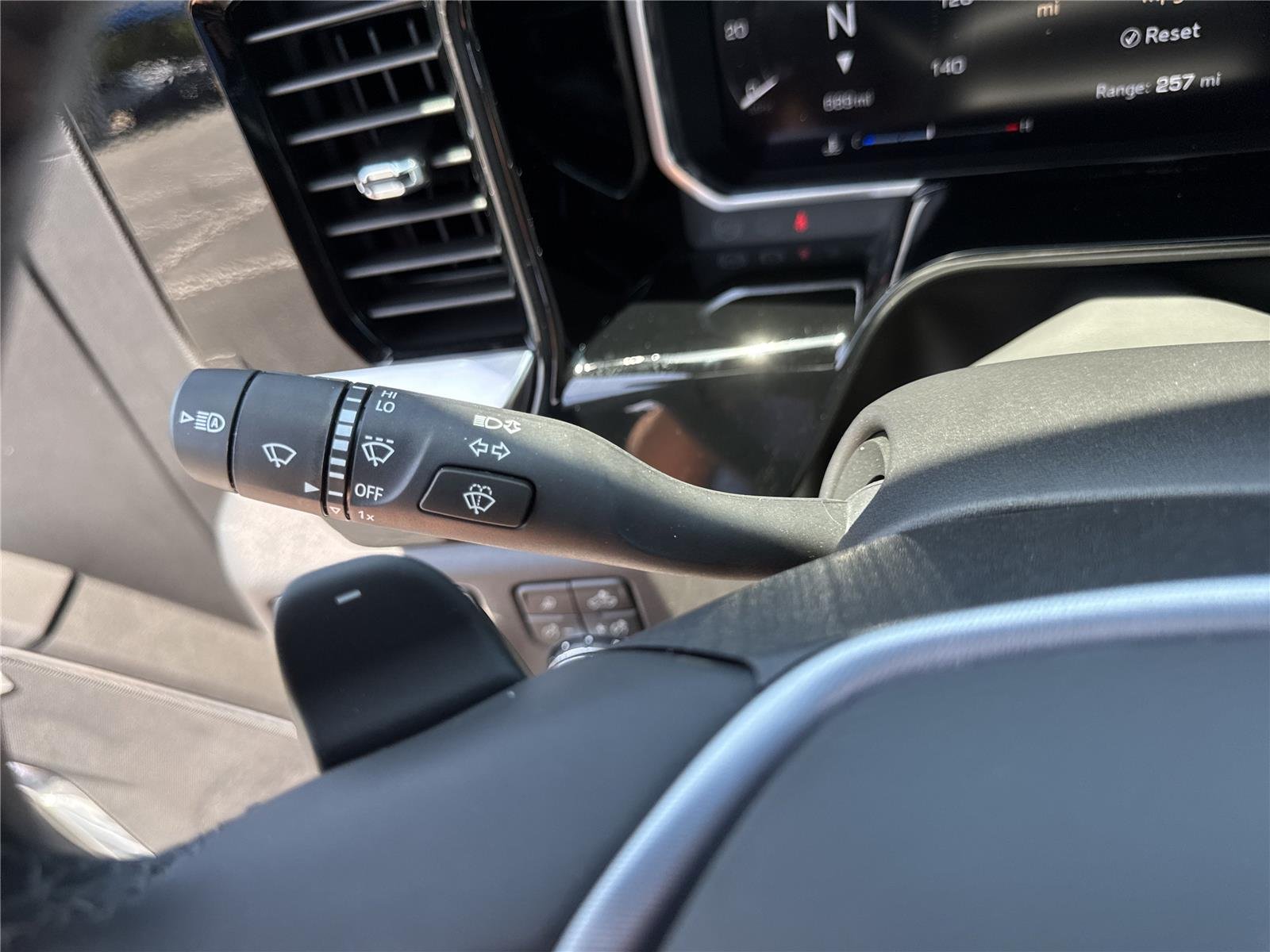 New 2026 Sterling Metallic GMC Elevation image 21