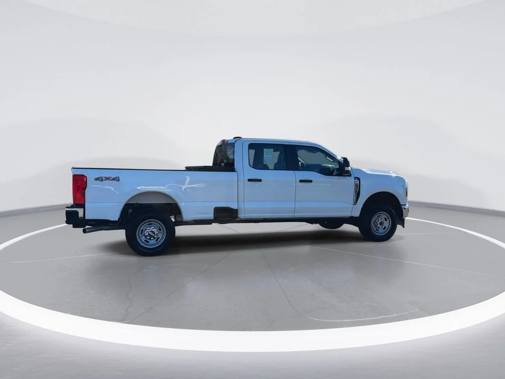 Used 2024 White Ford XL image 5
