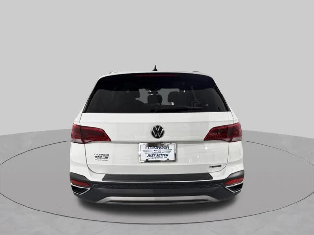 Used 2024 White Volkswagen 1.5T SE image 8