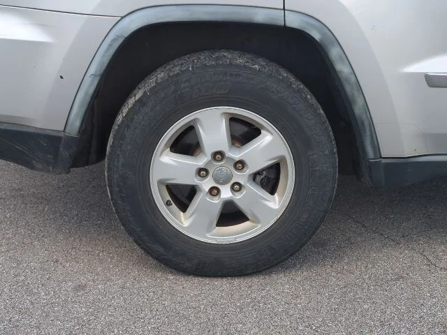 Used 2011 Silver Jeep Laredo image 30