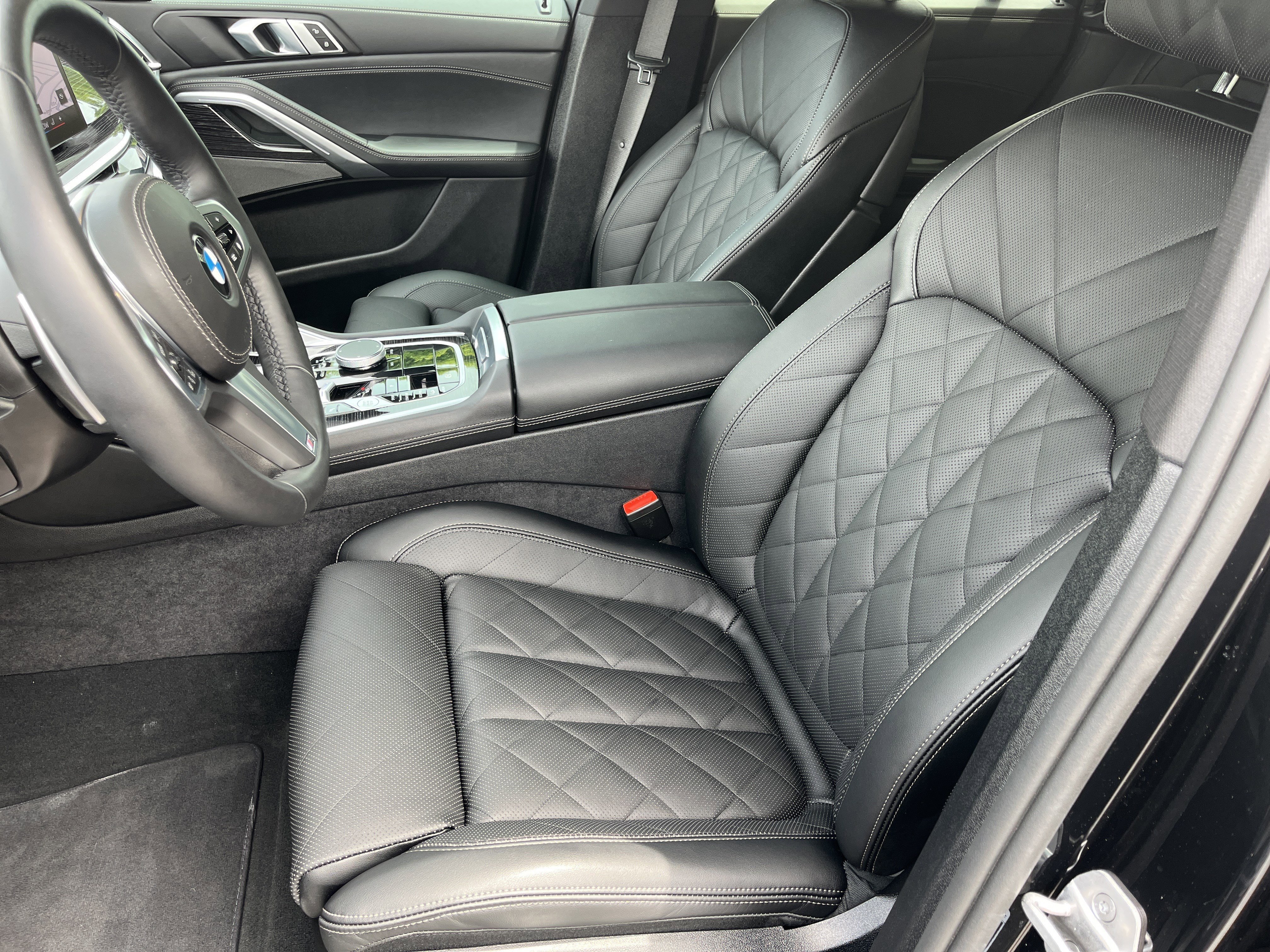 Used 2026 Black Sapphire Metallic BMW xDrive40i image 17
