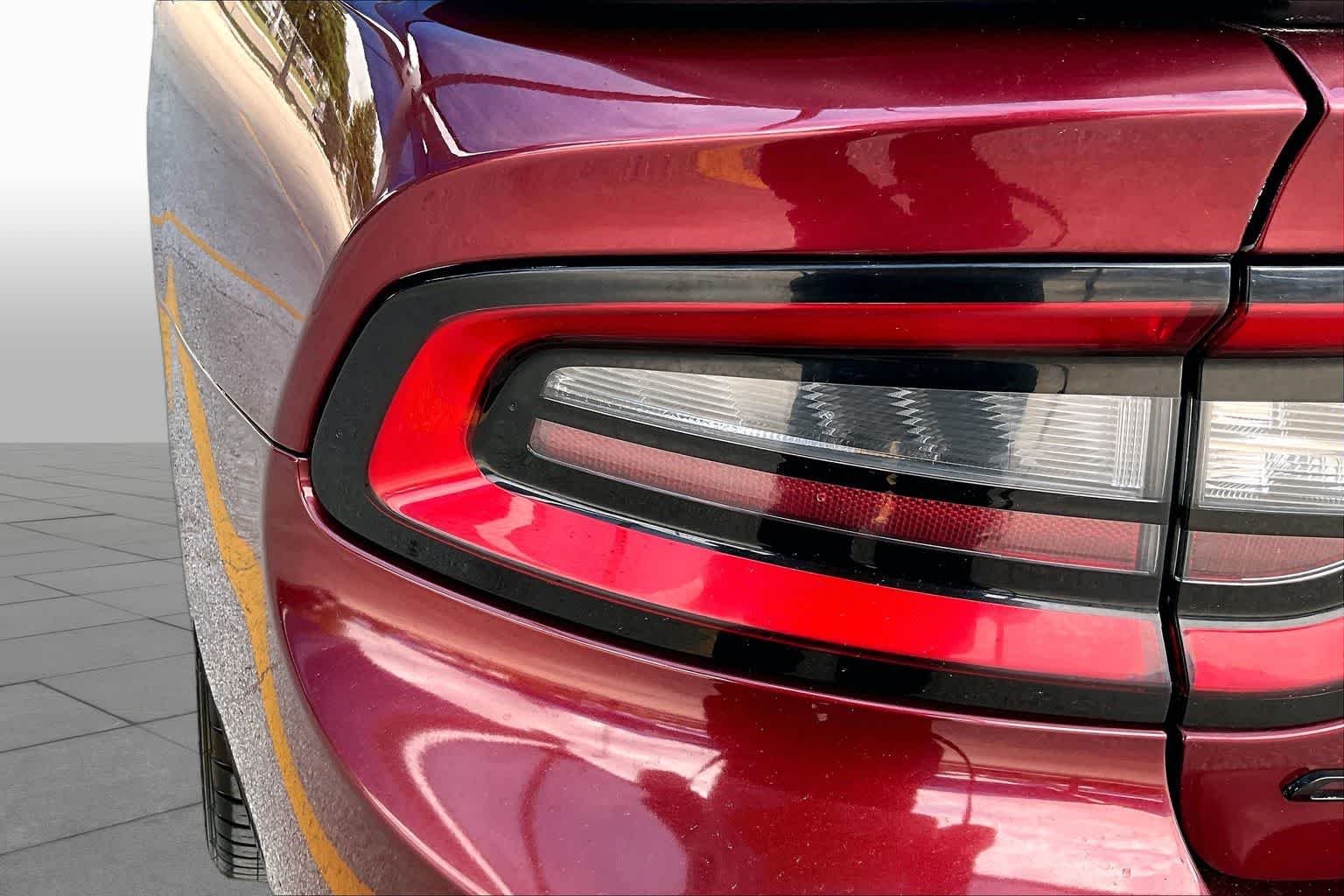 Used 2019 Octane Red Pearlcoat Dodge SXT image 29
