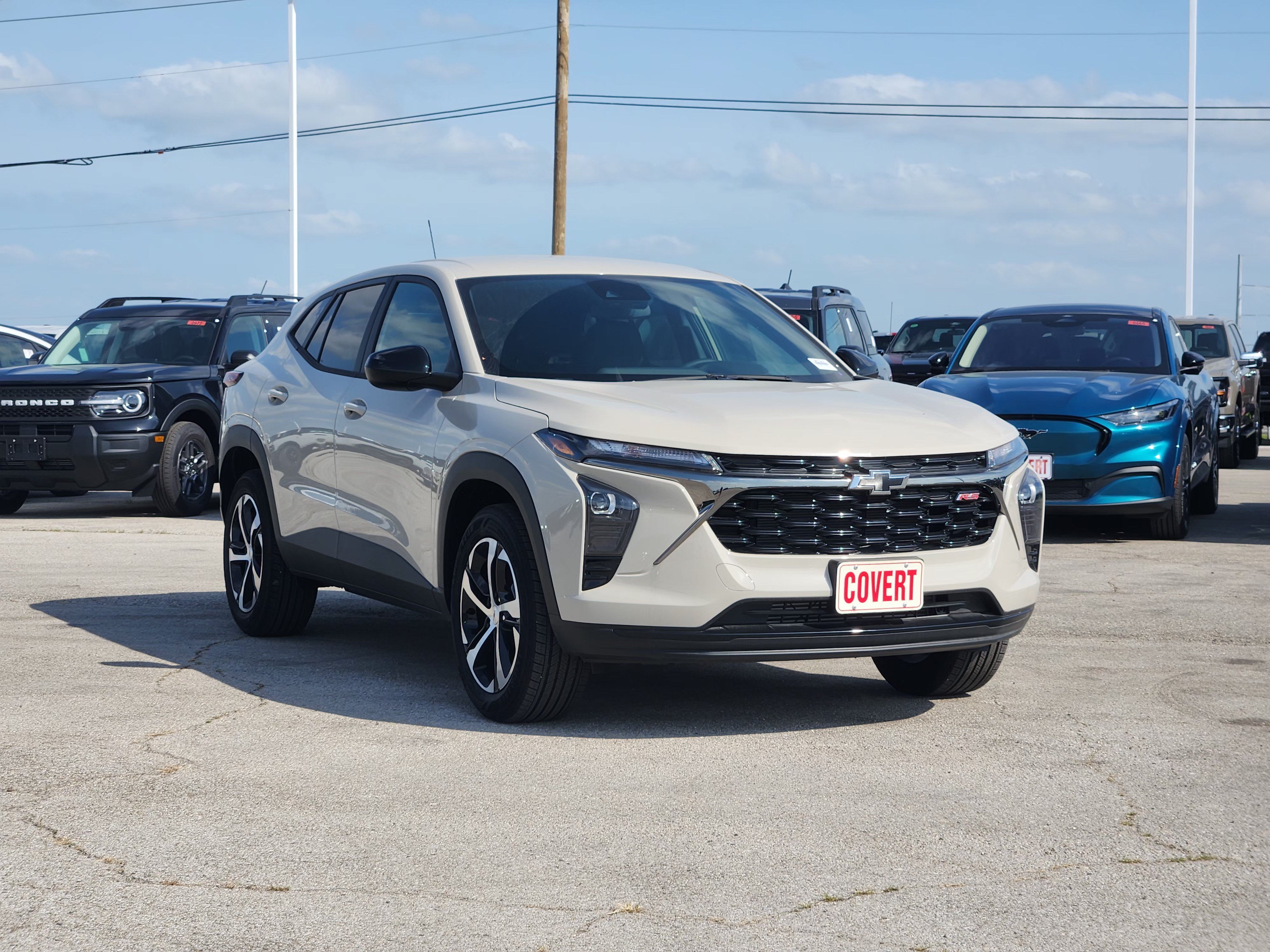 Used 2026 White Sands Chevrolet 1RS image 3