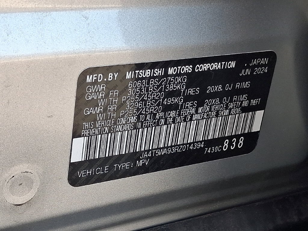 Used 2024 Silver Mitsubishi SEL image 31