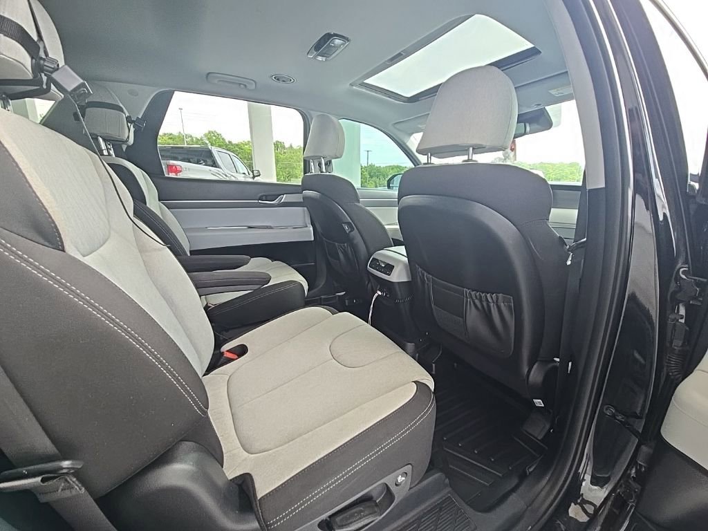 Used 2022 Abyss Black Pearl Hyundai SEL image 13