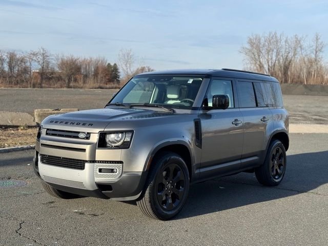 2025 Land Rover Defender 110 S P300's photo