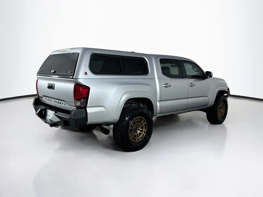 Used 2022 Silver Toyota SR image 7