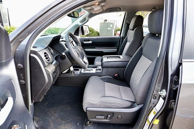 Used 2014  Toyota SR5 image 12