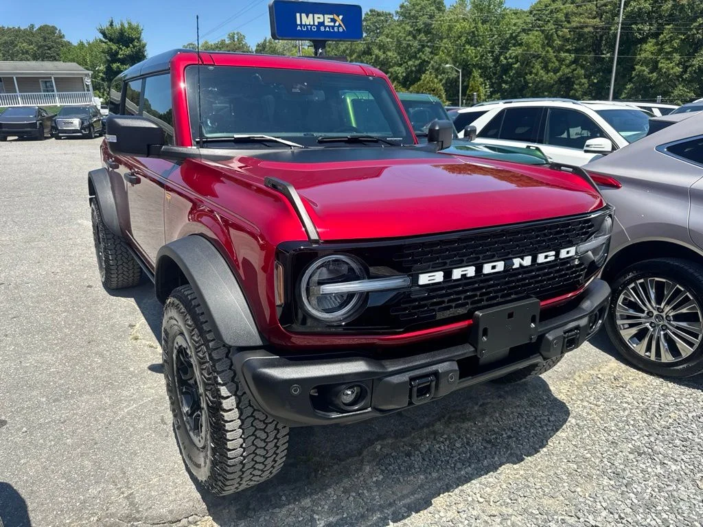 Used 2025 Red Ford Badlands image 2