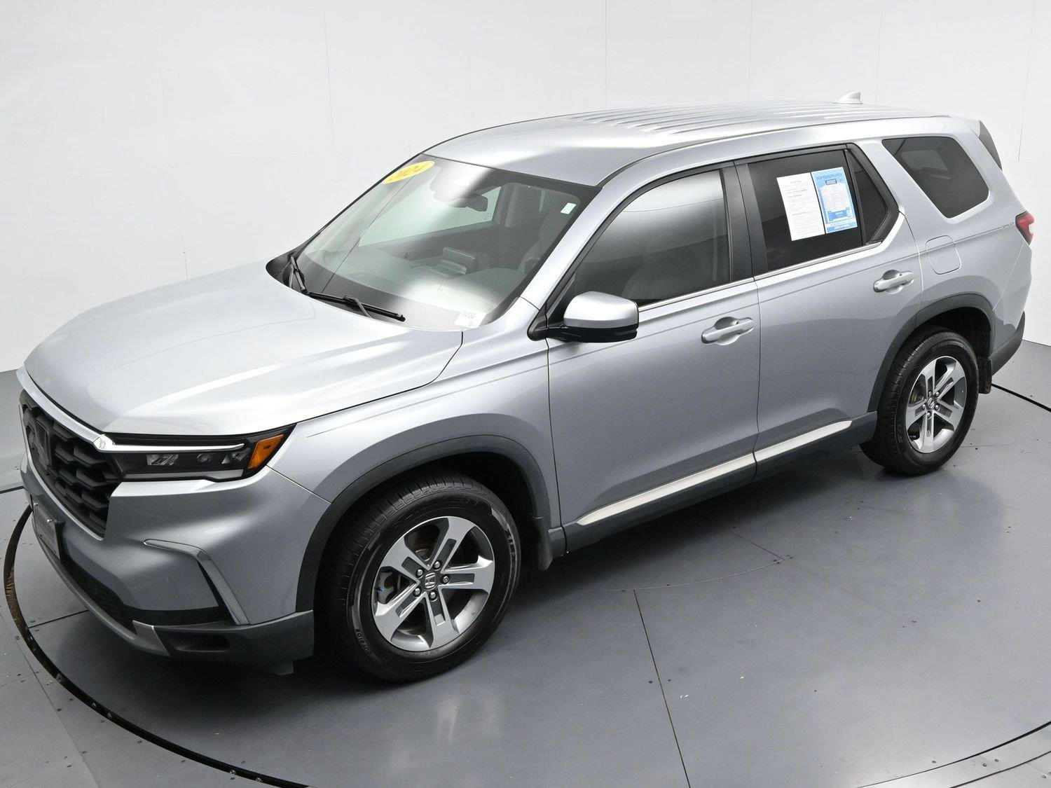 Used 2024 Lunar Silver Metallic Honda EX-L image 45