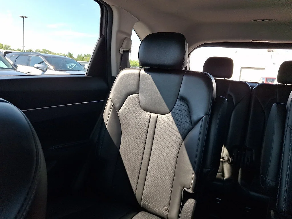 Used 2023 Silver Kia X-Line EX image 19