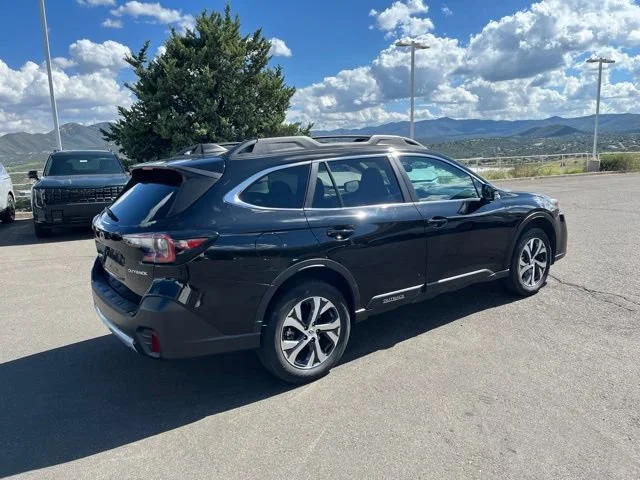 Used 2022 Crystal Black Silica Subaru Limited image 8