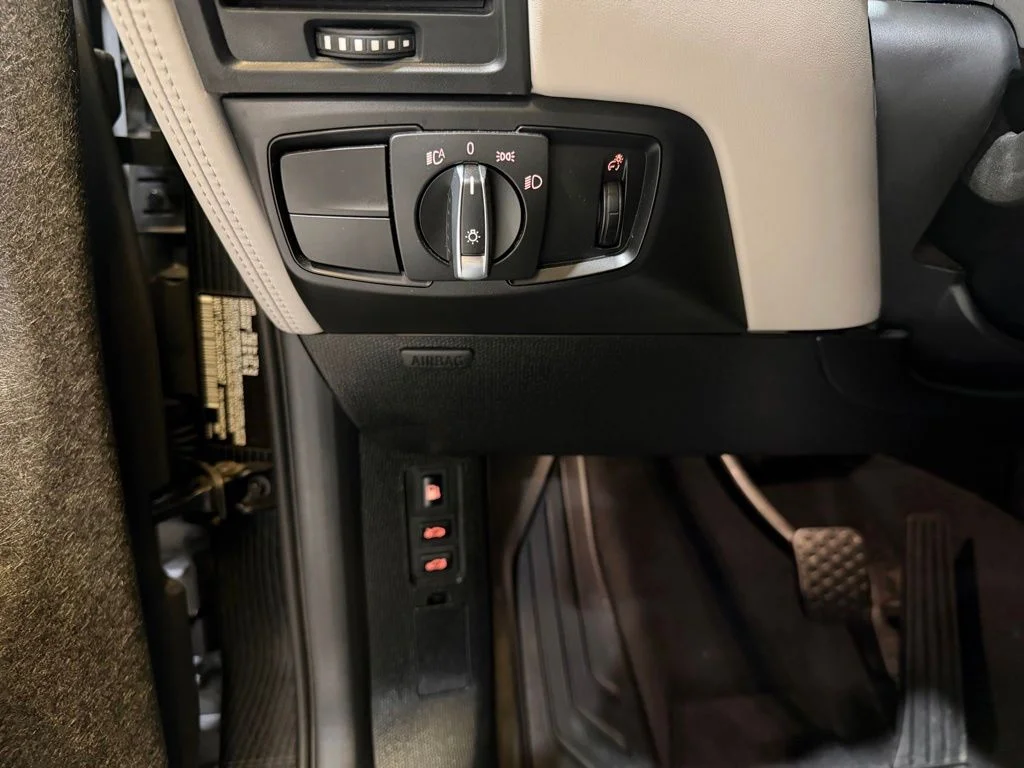Used 2016 White BMW with Range Extender image 16