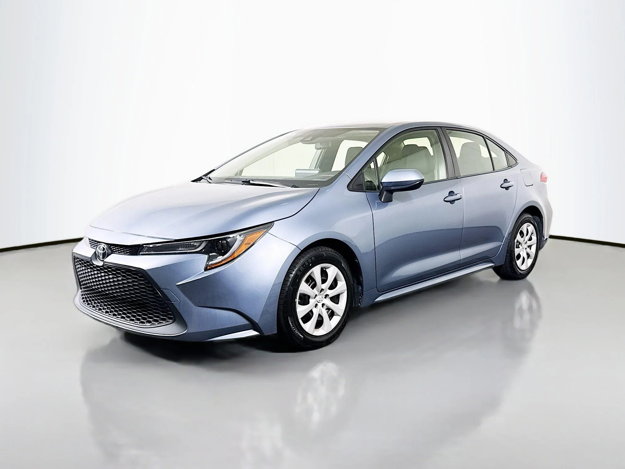 Used 2022 Celestite Toyota LE image 3