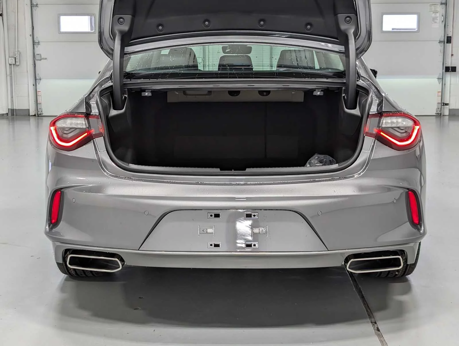 Used 2025 Liquid Carbon Metallic Acura w/Technology Package image 23