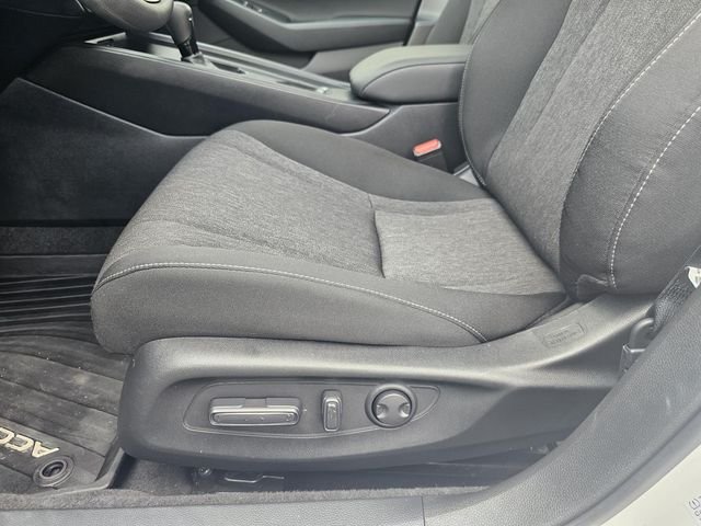 Used 2025  Honda SE image 22