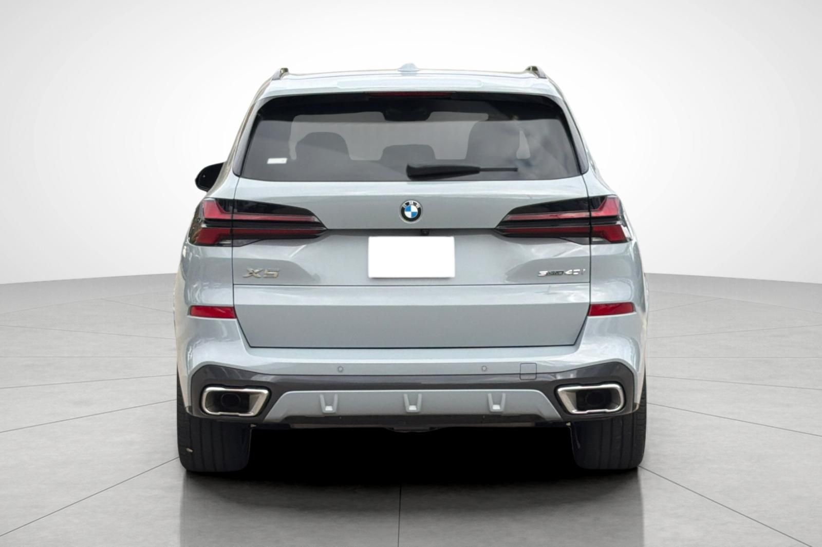 Used 2024 Gray BMW sDrive40i image 10