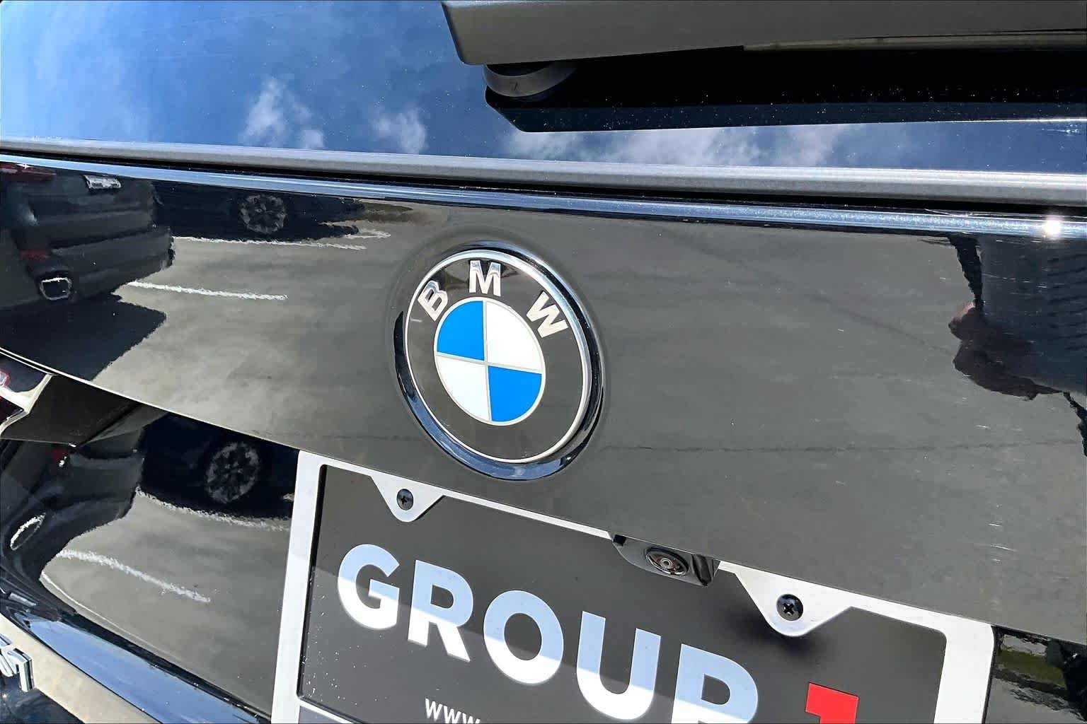 Used 2025 Black Sapphire Metallic BMW xDrive28i image 30