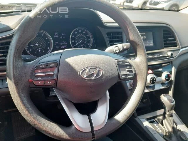 Used 2019 Machine Gray Hyundai SE image 11