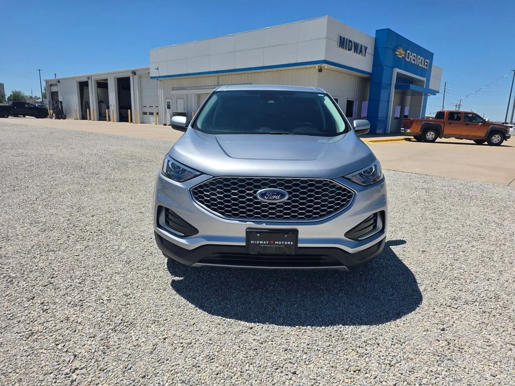 Certified Used 2024 Silver Ford SEL image 8