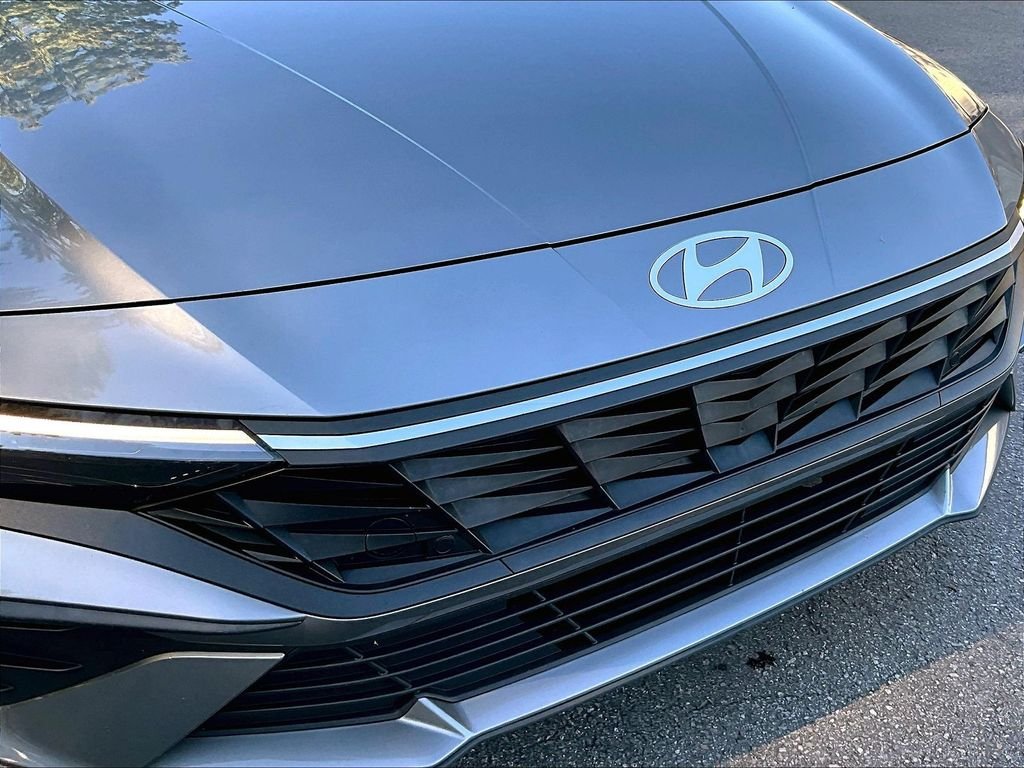 Used 2024 Fluid Metal Hyundai SEL image 30