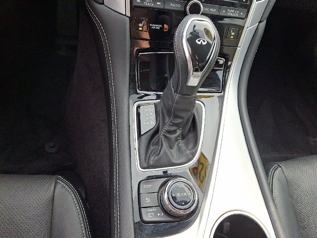 Used 2023 Black INFINITI LUXE image 17