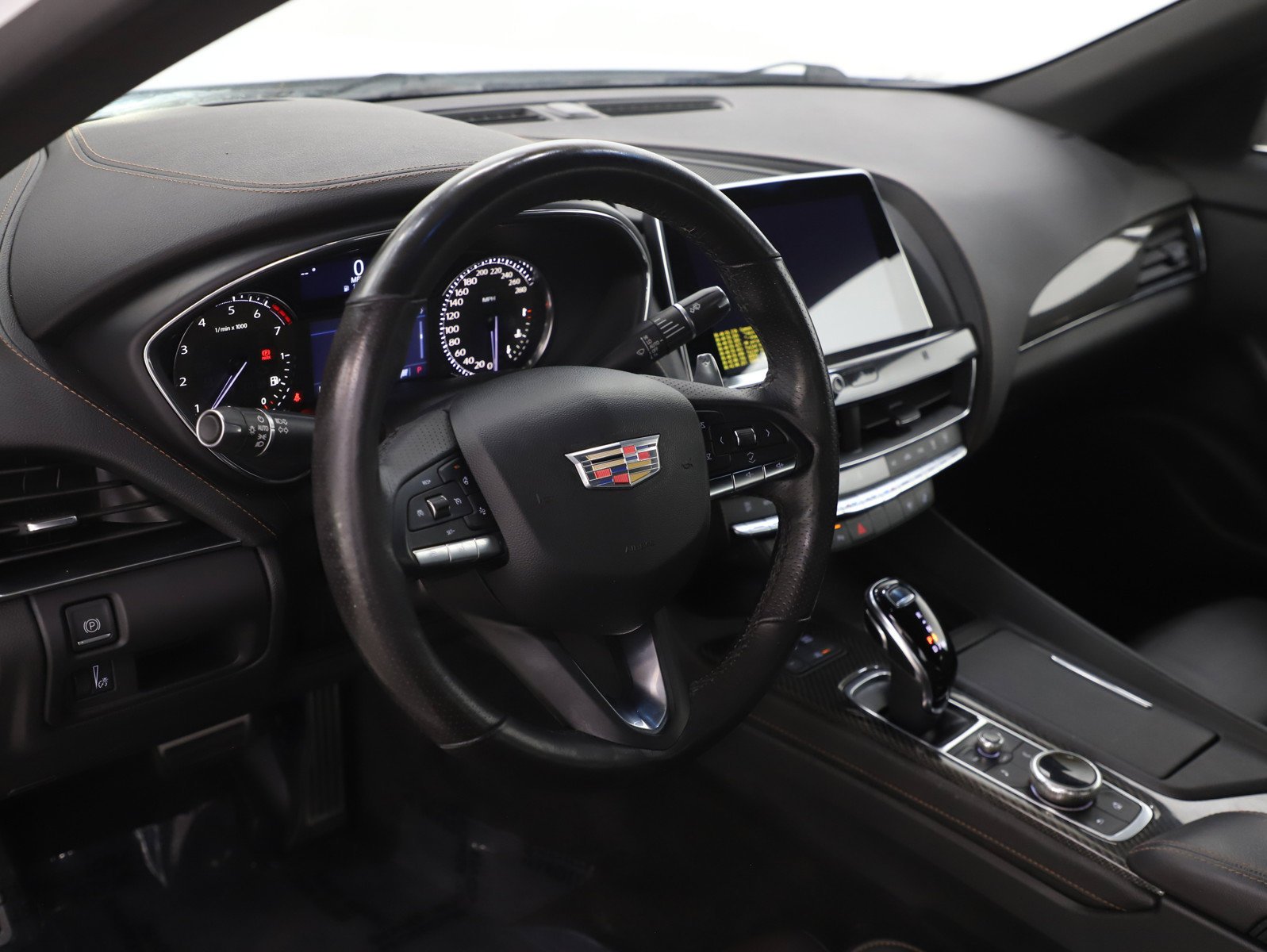Used 2021 White Cadillac Sport image 18