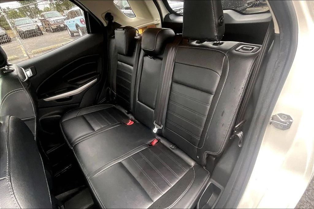 Used 2018 Diamond White Ford Titanium image 25