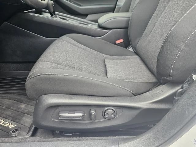 Used 2025  Honda SE image 22
