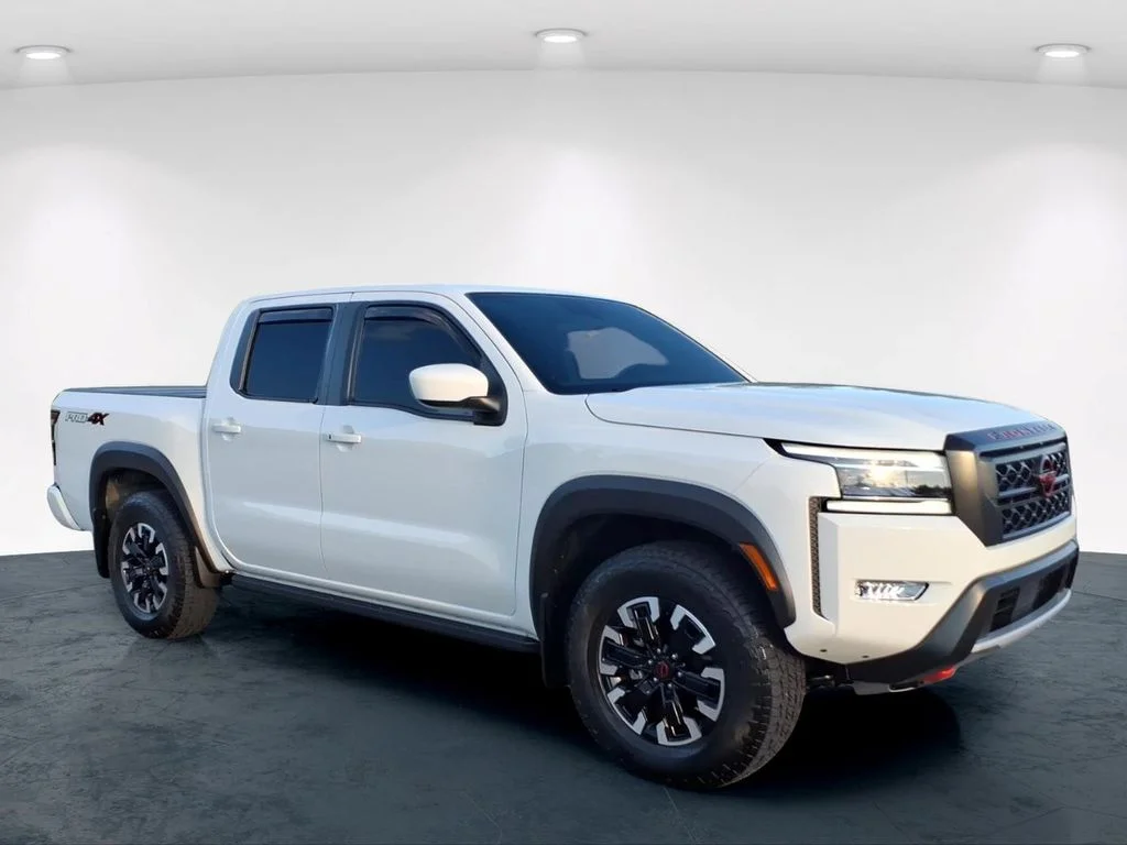 Used 2024 White Nissan PRO-4X image 5